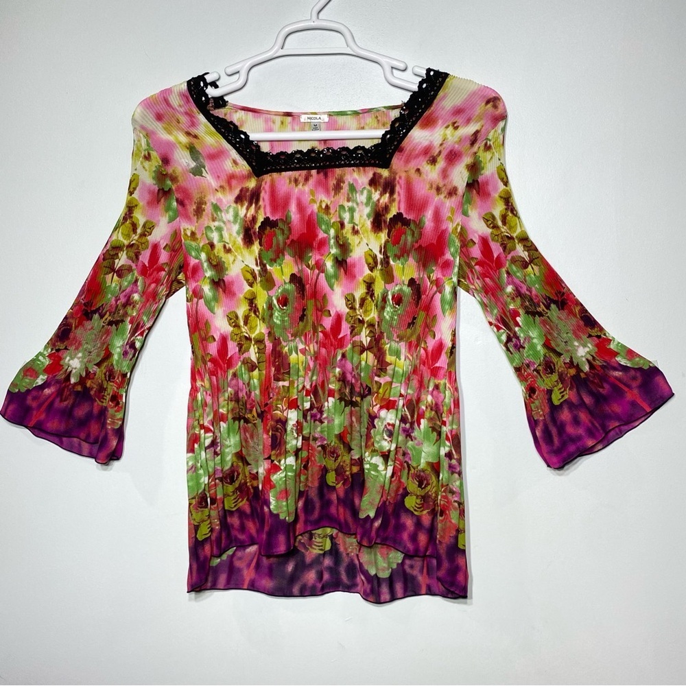 HICOLA Floral Print Women's M Pleated Blouse Black Lace Ombre Hem Flare Cuff